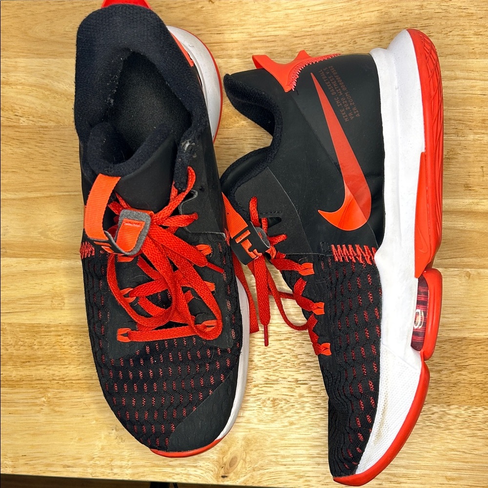 Nike LeBron Witness 5 Basketball Black and Red Sneakers - Picture 5 of 12